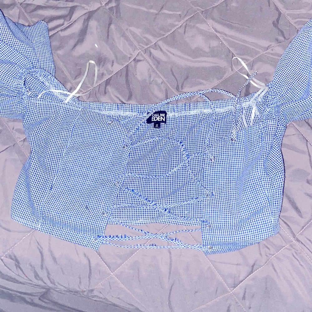 LF puffer sleeve cropped that ties in the front